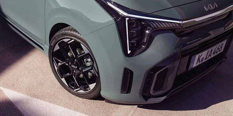 Guia de luz LED dianteiro no novo Picanto GT-Line