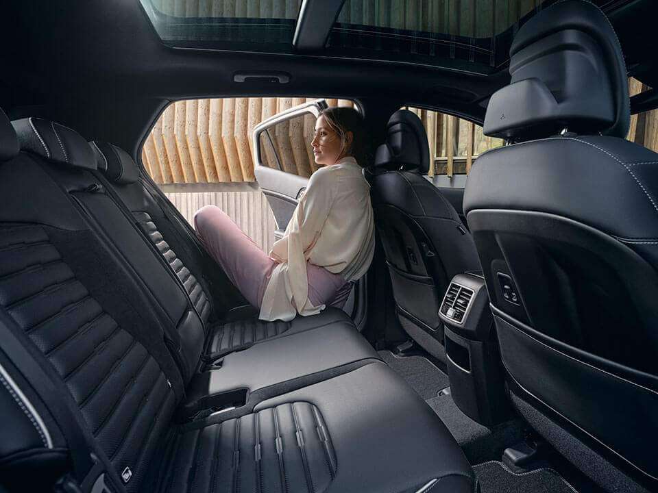 Kia Sportage HEV: Bancos Traseiros